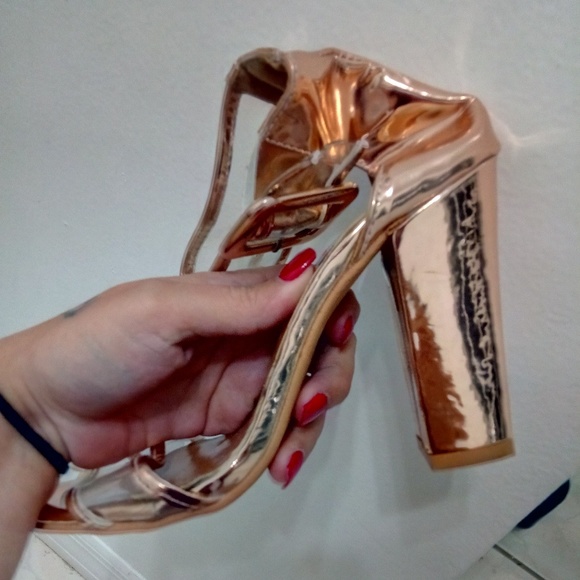 Heels - Picture 3 of 3